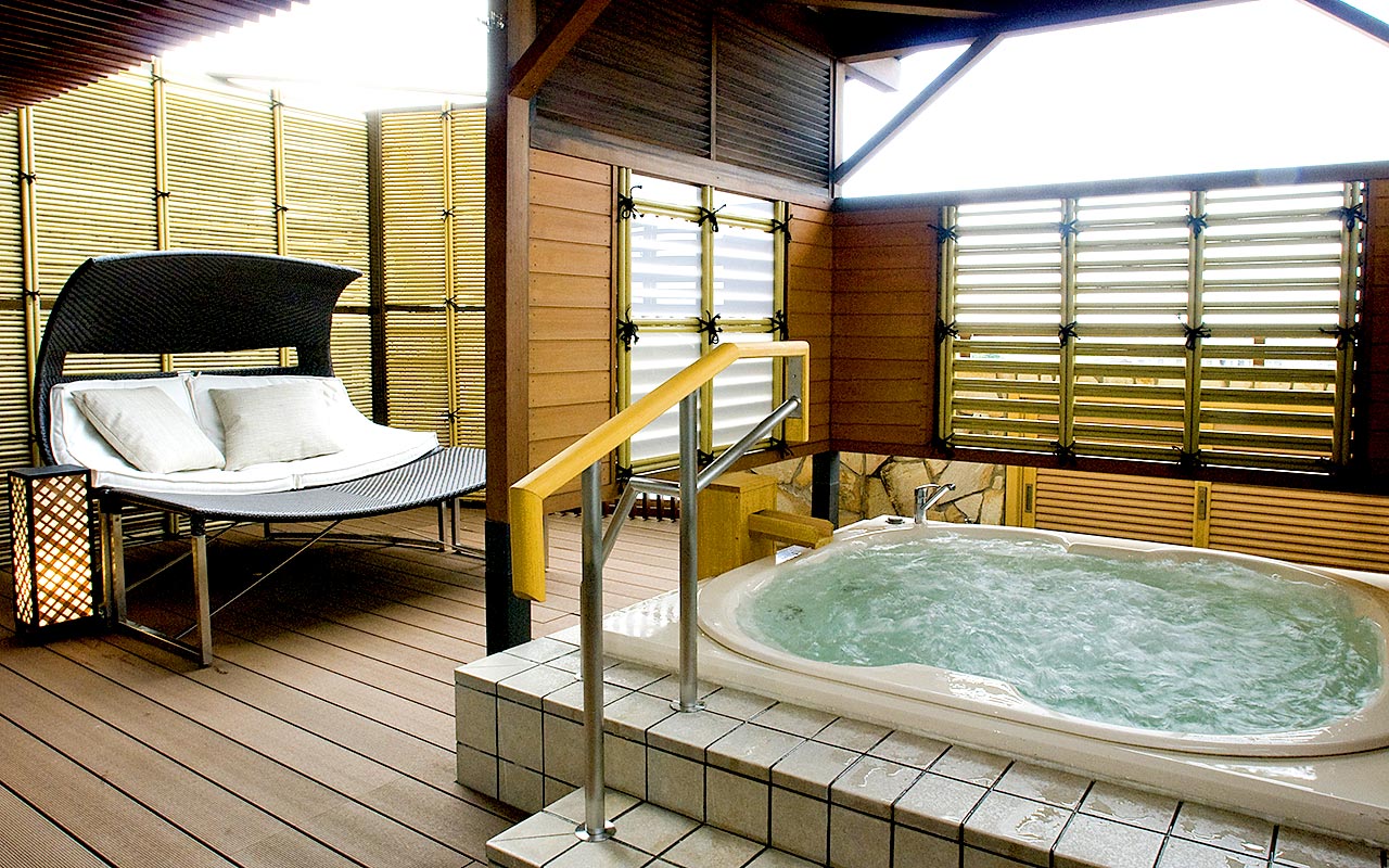 Suite with Hot Spring Open-Air Bath (Room 366: Whirlpool Bath)